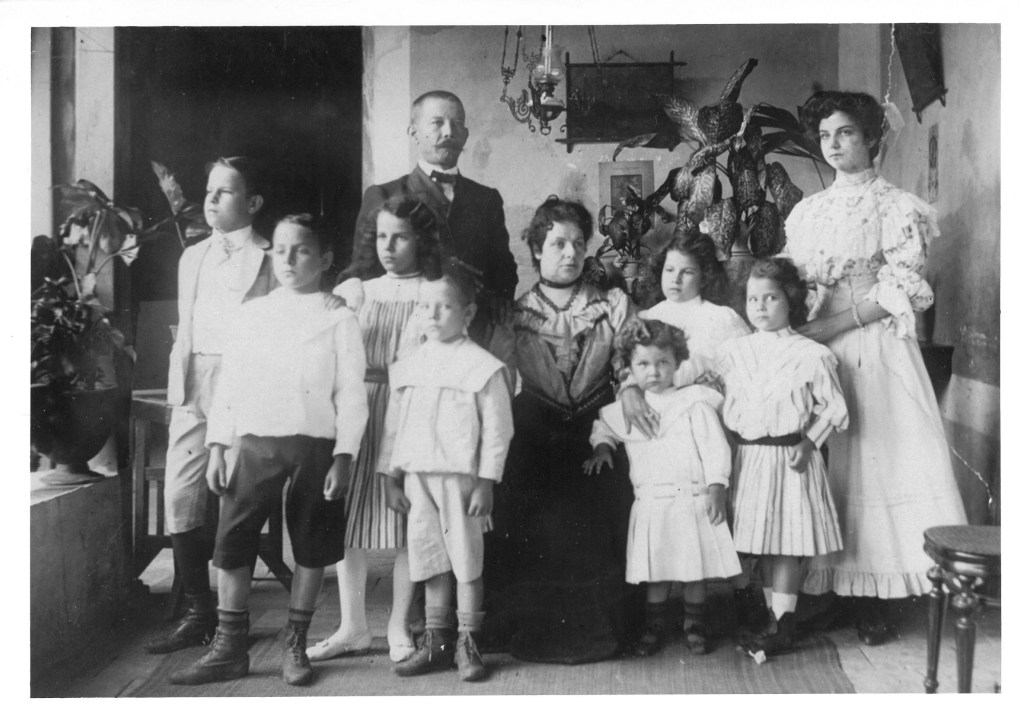Baptista Family, 1908